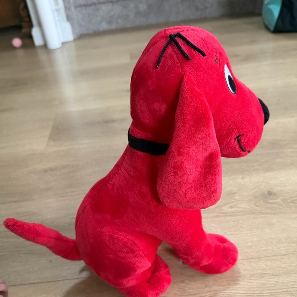 Kohl's Cares Clifford The Big Red Dog Plush 13" Stuffed Animal 2011 JHD1-1182 - Picture 6 of 8